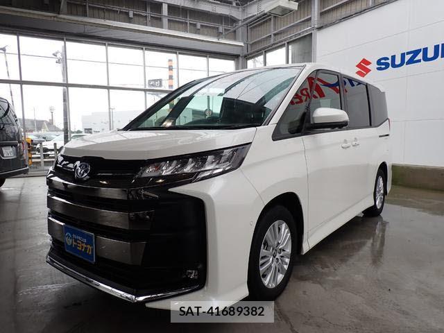 Toyota NOAH 2023-10 8224759-2