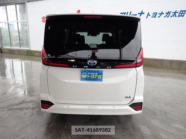 Toyota NOAH 2023-10 8224759-4