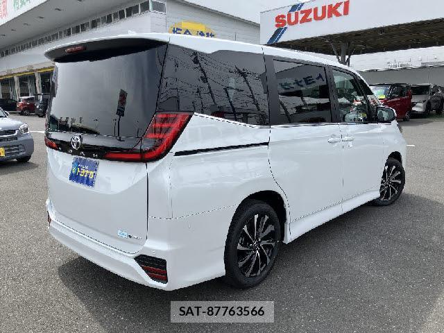 Toyota NOAH 2026-03 8224790-3