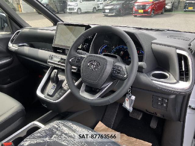 Toyota NOAH 2026-03 8224790-6