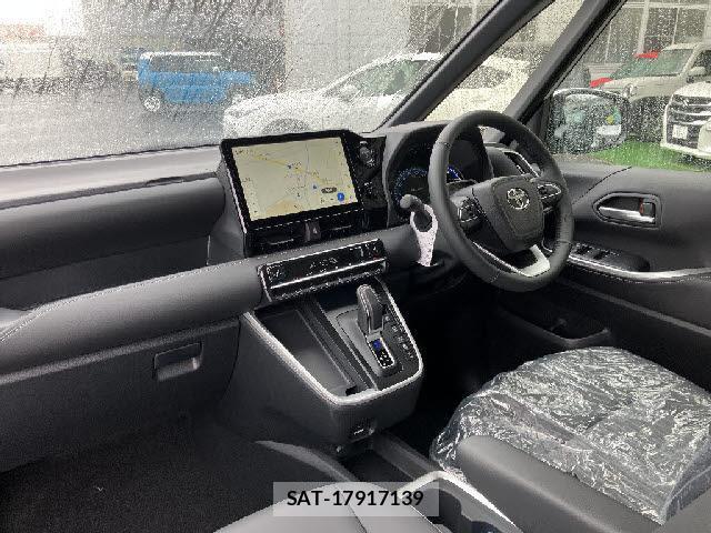 Toyota NOAH 2026-04 8224792-5