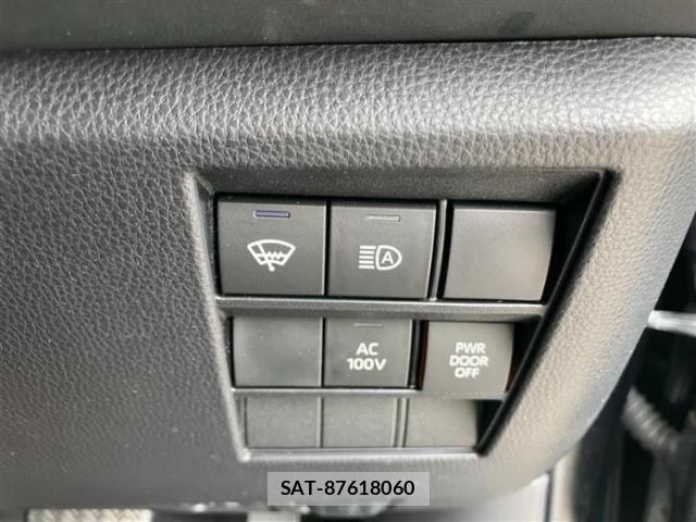 Toyota NOAH 2022-09 8225090-12