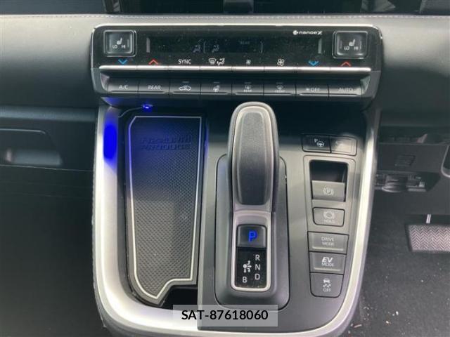 Toyota NOAH 2022-09 8225090-13