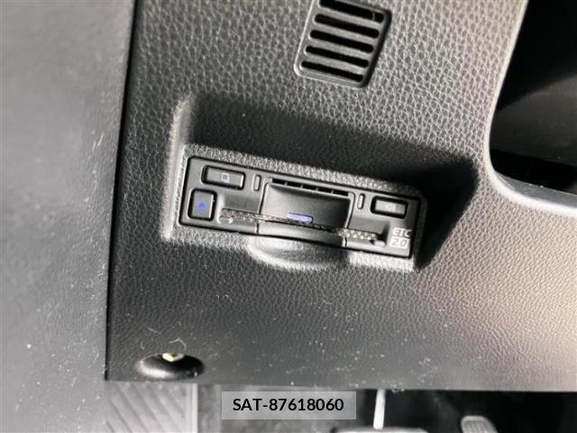 Toyota NOAH 2022-09 8225090-15