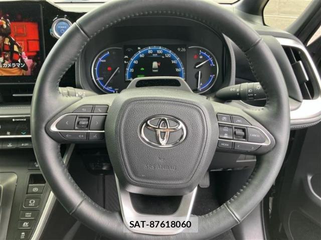Toyota NOAH 2022-09 8225090-16