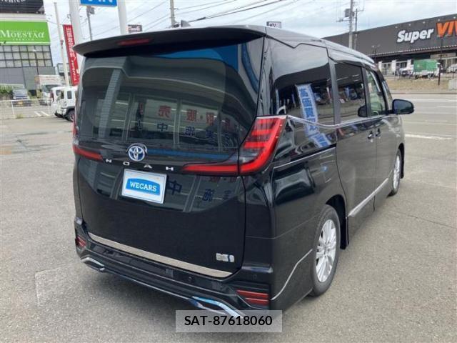 Toyota NOAH 2022-09 8225090-2