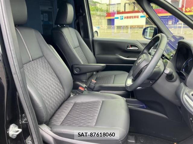 Toyota NOAH 2022-09 8225090-4