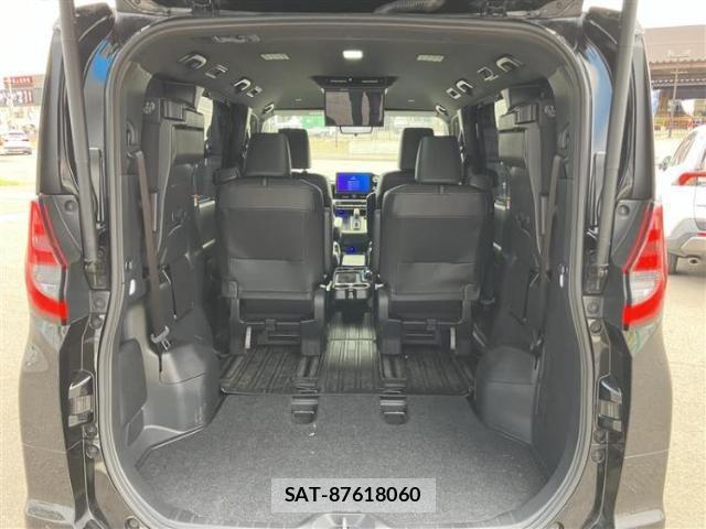 Toyota NOAH 2022-09 8225090-7