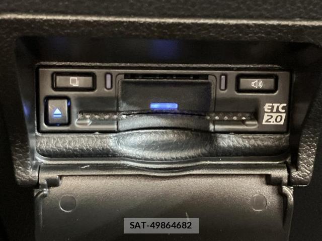 Toyota NOAH 2024-06 8225147-17