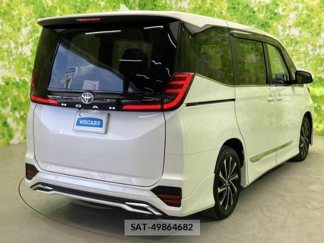 Toyota NOAH 2024-06 8225147-2