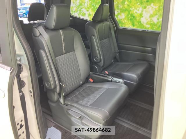 Toyota NOAH 2024-06 8225147-5