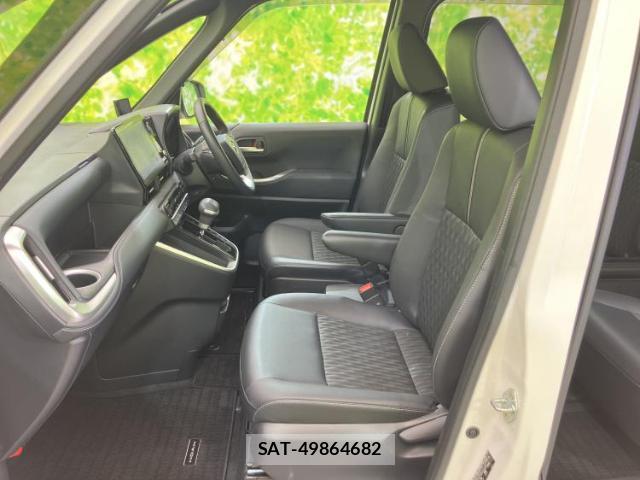 Toyota NOAH 2024-06 8225147-6