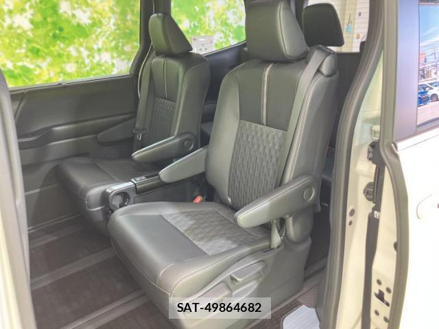 Toyota NOAH 2024-06 8225147-7