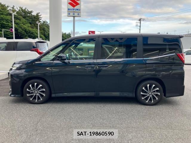 Toyota NOAH 2023-07 8225361-1