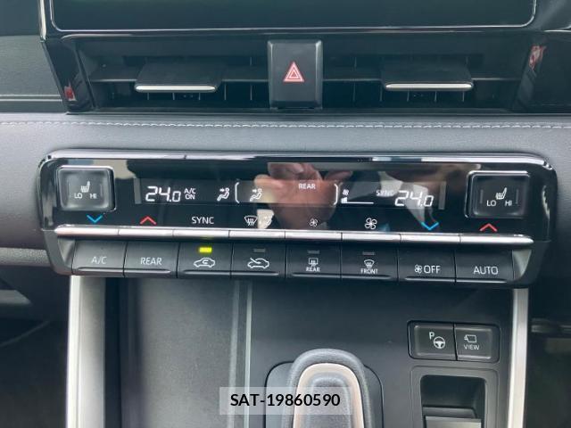 Toyota NOAH 2023-07 8225361-11