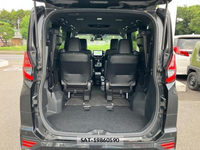 Toyota NOAH 2023-07 8225361-7
