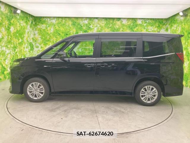 Toyota NOAH 2025-02 8225392-1
