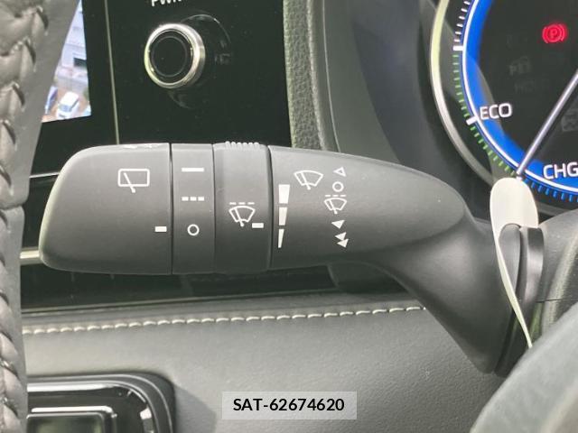 Toyota NOAH 2025-02 8225392-17