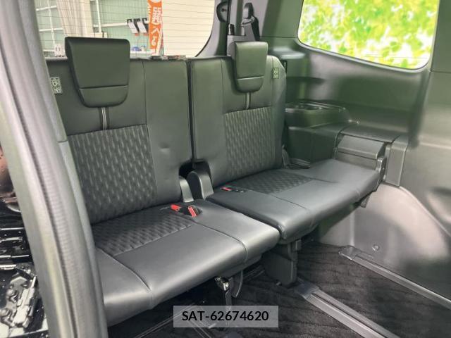 Toyota NOAH 2025-02 8225392-5