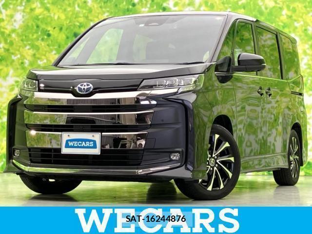 Toyota NOAH 2023-06 8225418-0