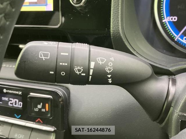 Toyota NOAH 2023-06 8225418-16