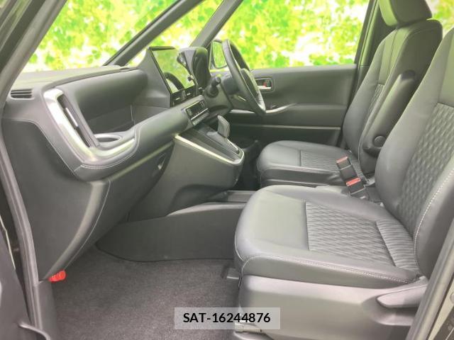 Toyota NOAH 2023-06 8225418-6