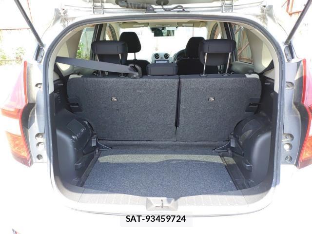 Nissan NOTE 2019-07 8216642-7