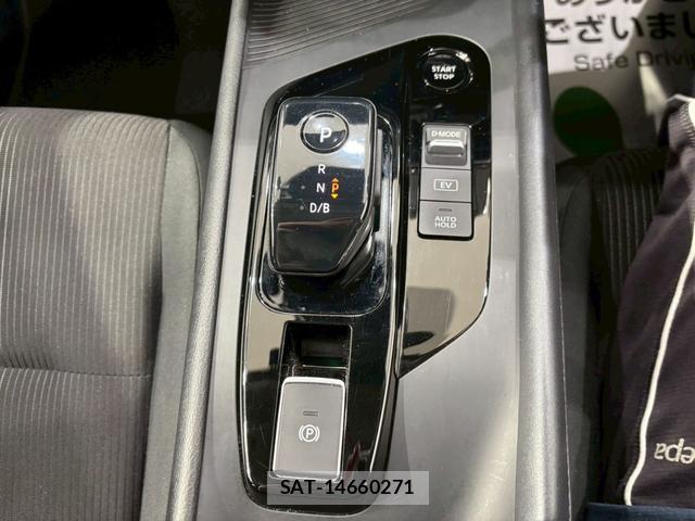 Nissan NOTE 2023-06 8216893-6