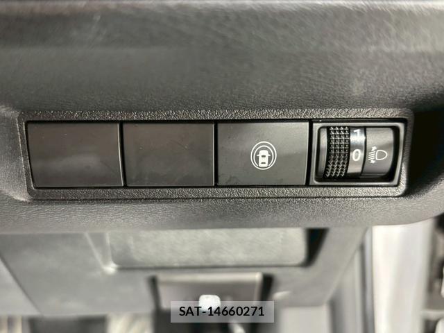 Nissan NOTE 2023-06 8216893-8