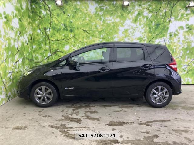 Nissan NOTE 2017-11 8217203-1