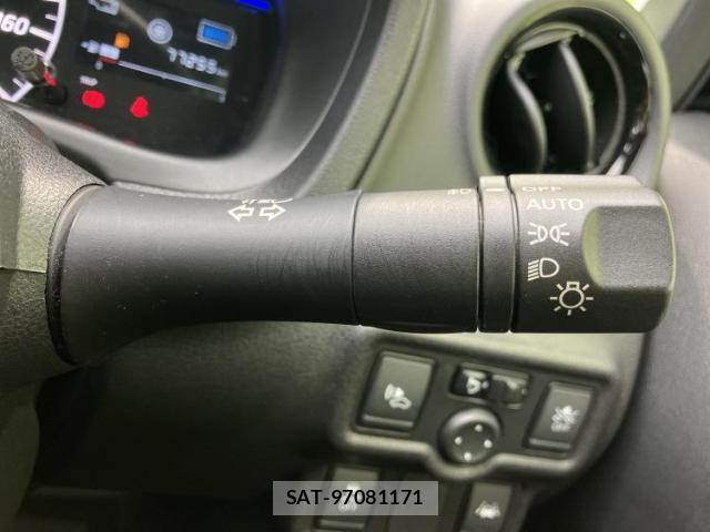 Nissan NOTE 2017-11 8217203-15