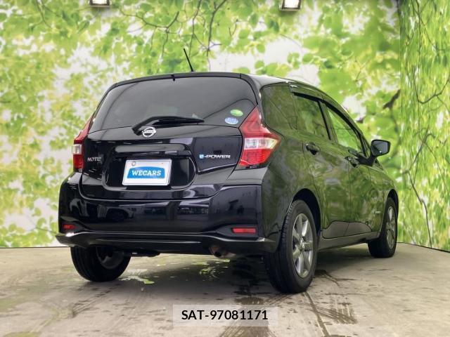 Nissan NOTE 2017-11 8217203-2