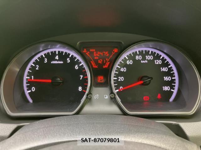 Nissan NOTE 2018-05 8217207-13