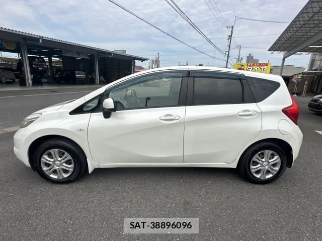 Nissan NOTE 2013-05 8217315-11