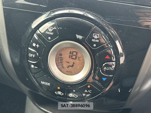 Nissan NOTE 2013-05 8217315-19