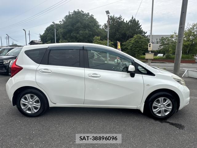 Nissan NOTE 2013-05 8217315-3