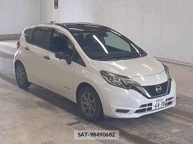 Nissan NOTE 2018-03 8217987-3