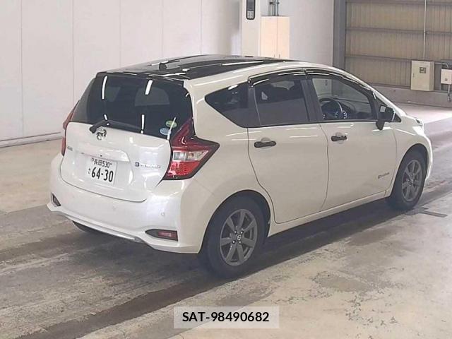 Nissan NOTE 2018-03 8217987-4