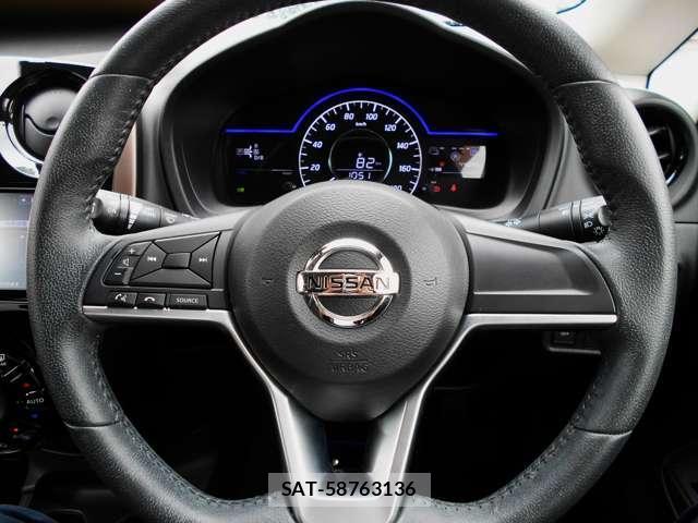 Nissan NOTE 2017-01 8218166-12