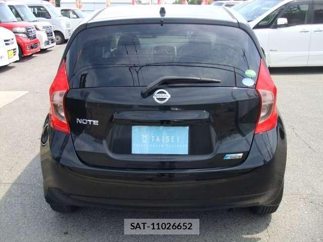 Nissan NOTE 2013-11 8218497-17