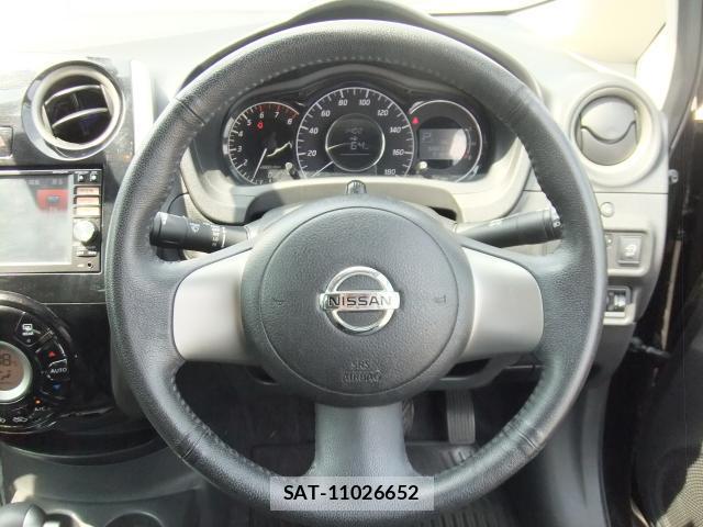 Nissan NOTE 2013-11 8218497-2