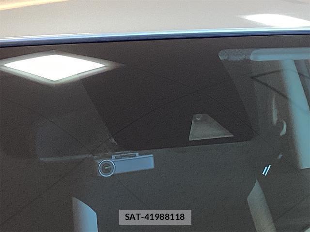 Nissan NOTE 2018-11 8218680-11
