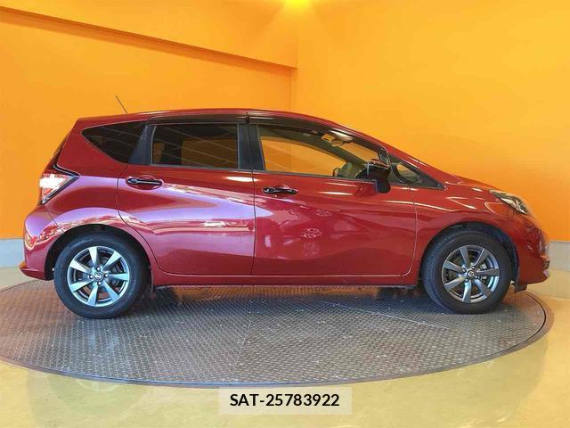 Nissan NOTE 2018-08 8218695-13