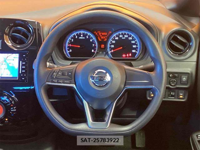 Nissan NOTE 2018-08 8218695-2