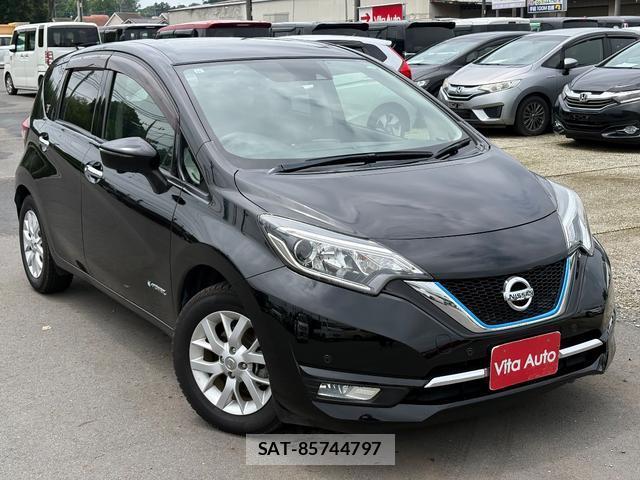 Nissan NOTE 2018-01 8219232-1