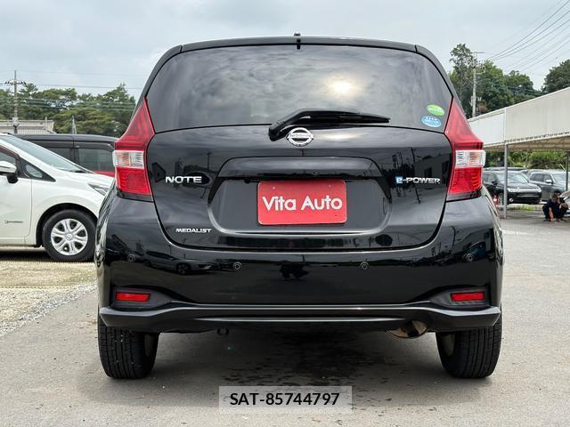 Nissan NOTE 2018-01 8219232-10
