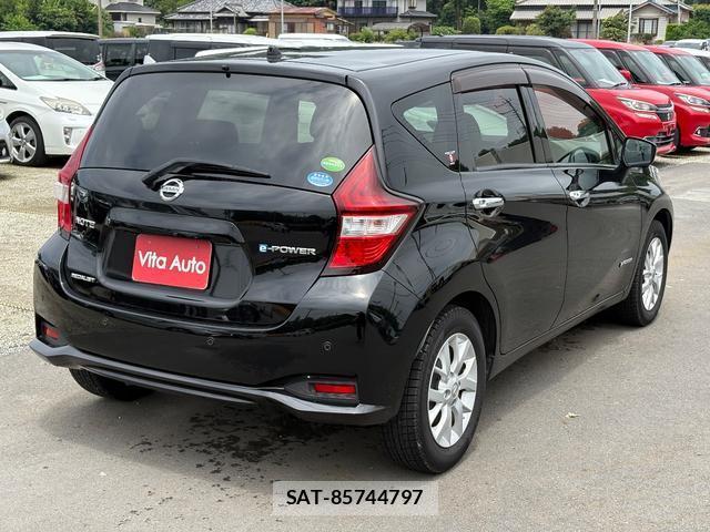 Nissan NOTE 2018-01 8219232-13