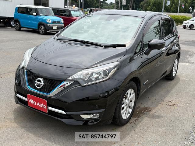 Nissan NOTE 2018-01 8219232-15