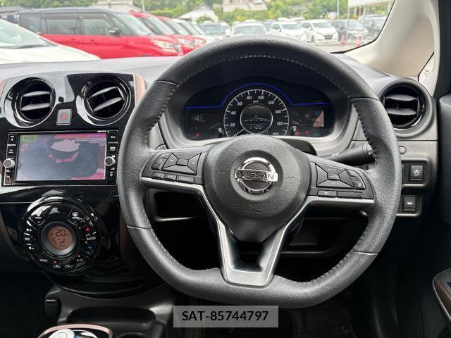 Nissan NOTE 2018-01 8219232-18