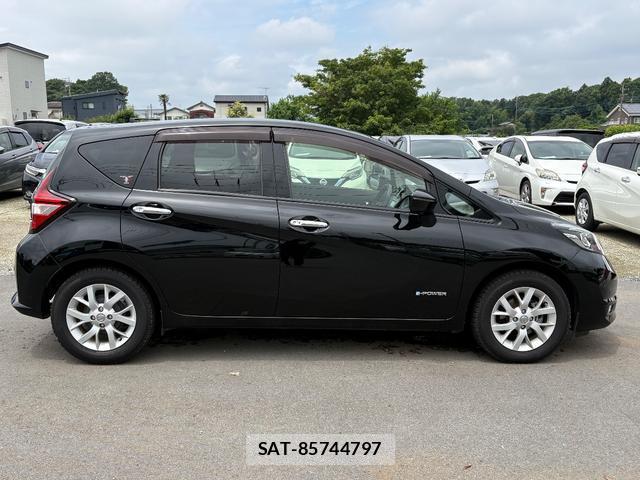 Nissan NOTE 2018-01 8219232-2